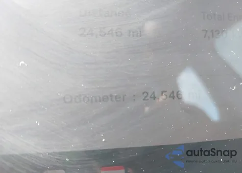 2023 Tesla Model Y Awd/Long Range Dual Motor All-Wheel Drive z USA, uszkodzony, nr VIN 7SAYGAEE5PF971132